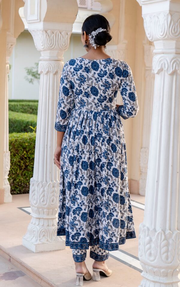 Blue & White Floral Printed Viscose Kurta Set With Dupatta