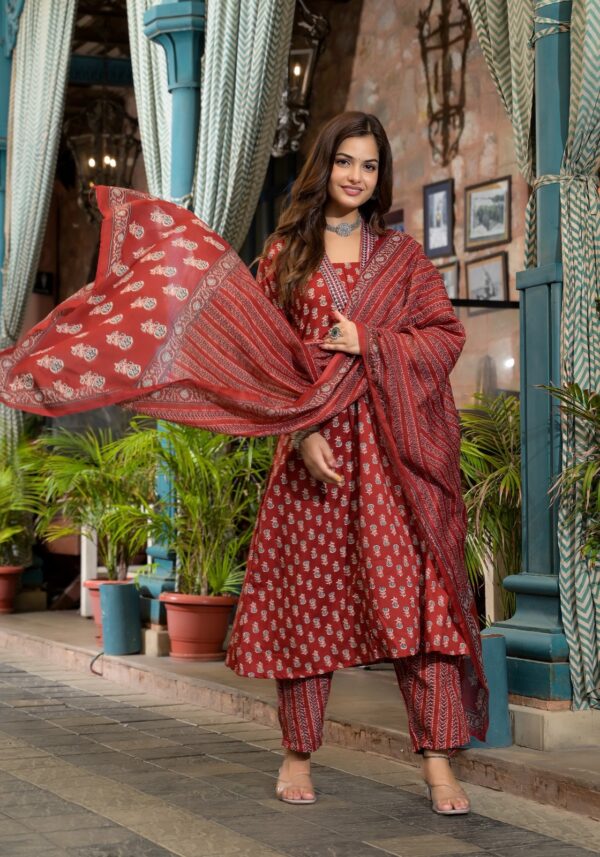 Red Block Floral Printed Viscose Kurta Set With Dupatta